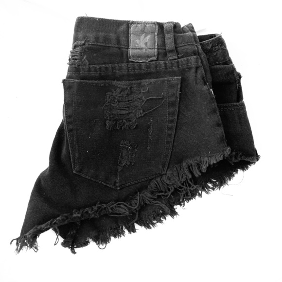 One Teaspoon Bonita’s shorts - Picture 3 of 7